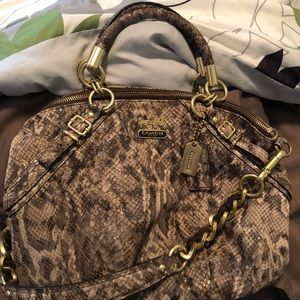 GUC COACH PURSE
